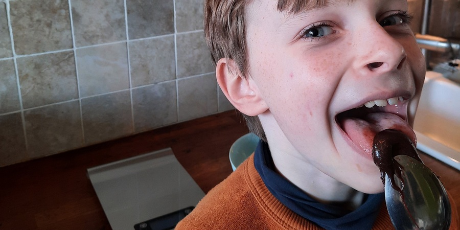 Jef maakt brownies